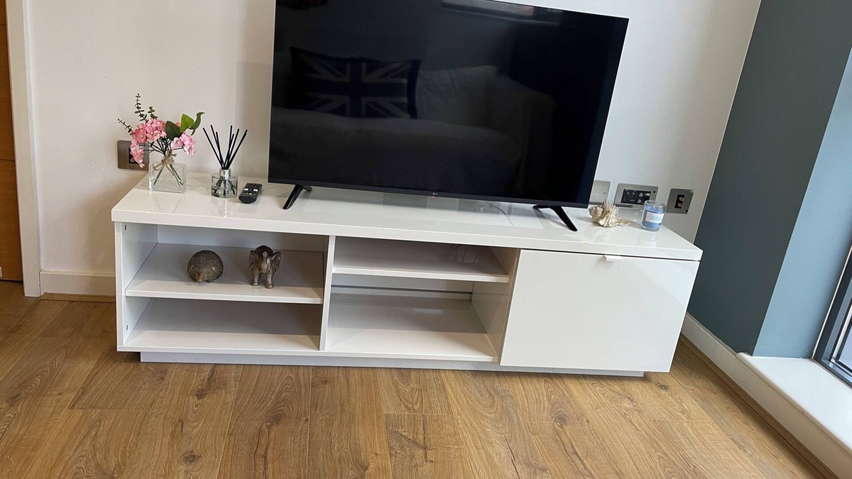 Guildford Apartment | Spacious 2 Bedroom Apartment in Town Centre