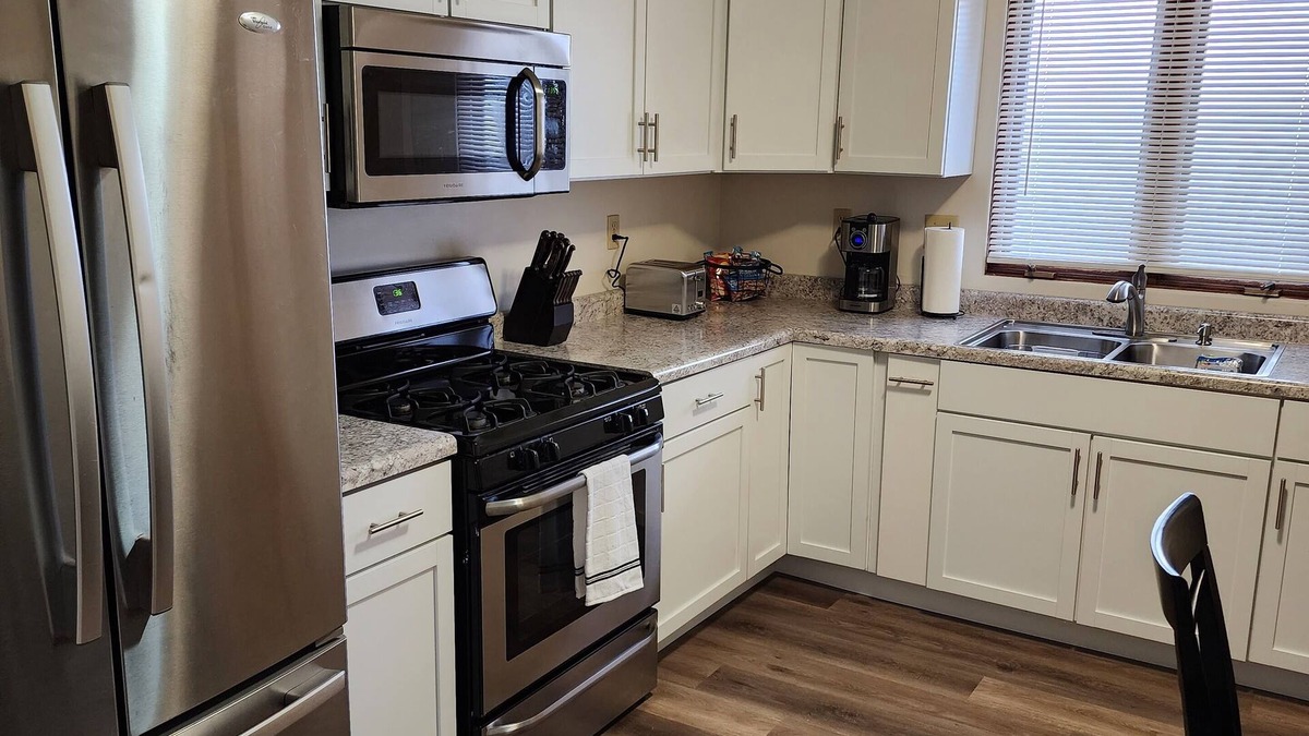 Thomasboro Apartment | Spacious 2 bedroom apartment