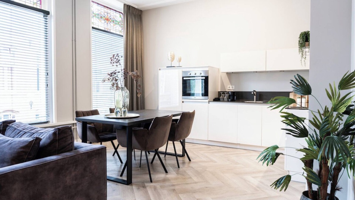 Centrum Apartment | Spacious 2-bedroom apartment with high-speed WIFI and private kitchen.