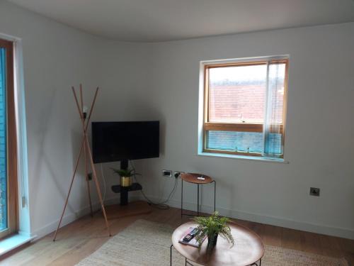 Sheffield City Centre Apartment | Spacious 2-bedroom apartment near Ponds Forge, Crucible Theatre and Sheffield Universities