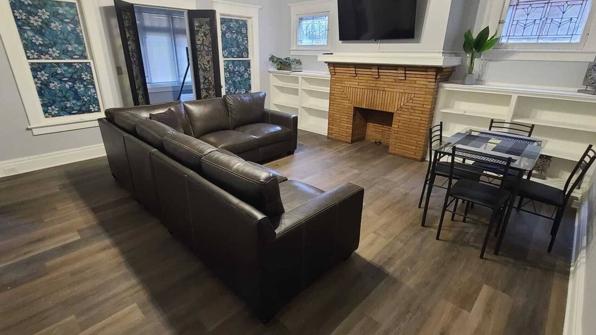 Albright Apartment | Spacious 2 bedroom apartment