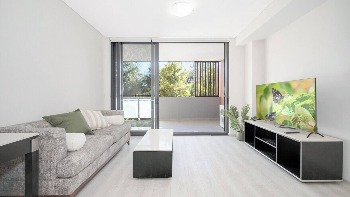 Rouse Hill Apartment | Spacious 2 Bedroom Apt with Parking in Rouse Hill