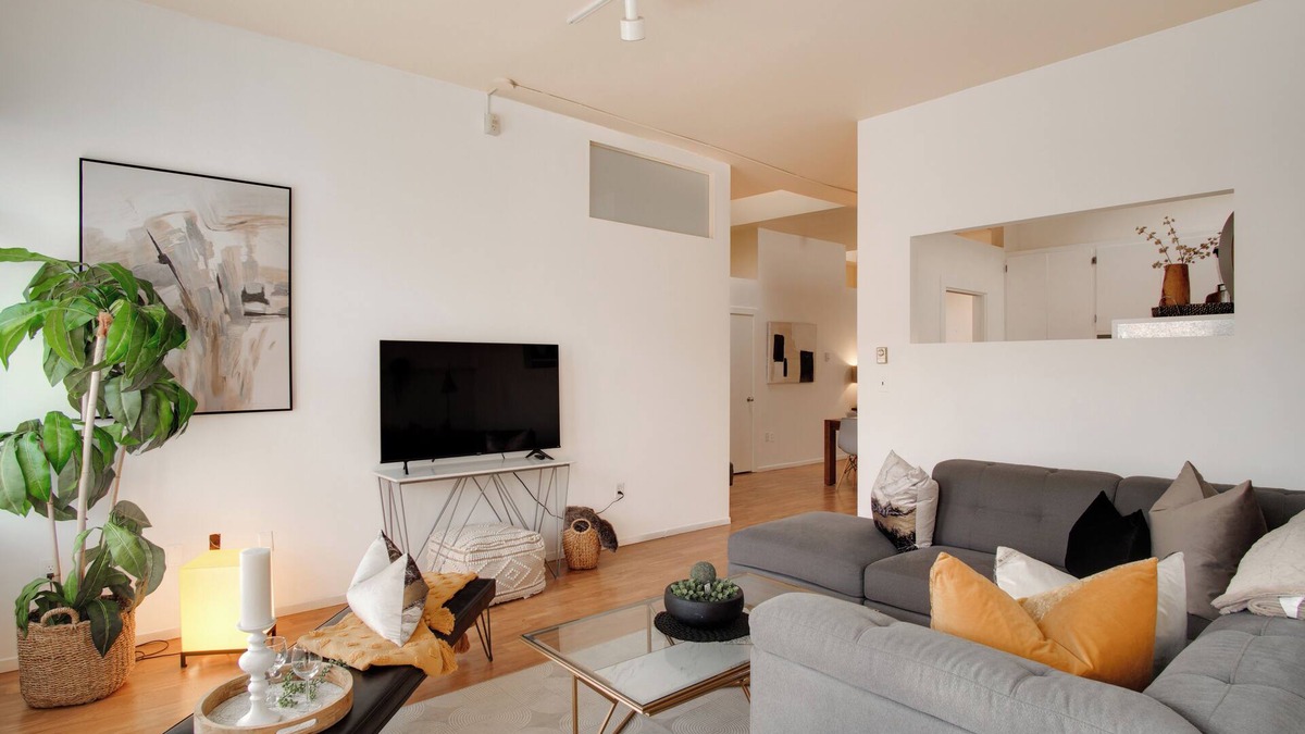 Downtown Victoria Apartment | Spacious 2-Bedroom Condo in Downtown Victoria