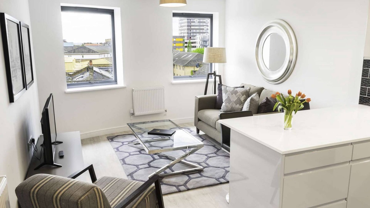 Stepney Green Apartment | Spacious 2-Bedroom Executive Apartment – Ideal for Business Travellers