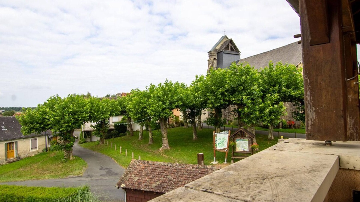 Saint-Mesmin Apartment | Spacious 2-Bedroom Apartment with Terrace in Scenic Saint-Mesmin Village