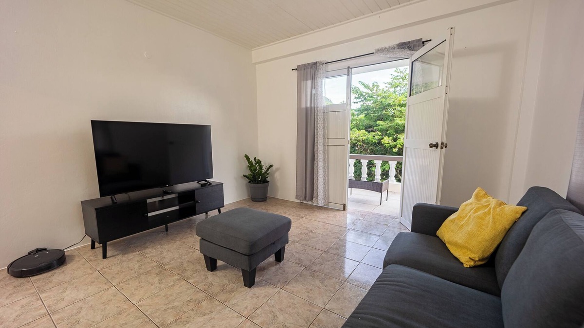 St. George's Apartment | Spacious 2-bedroom apartment in Saint George's with WiFi