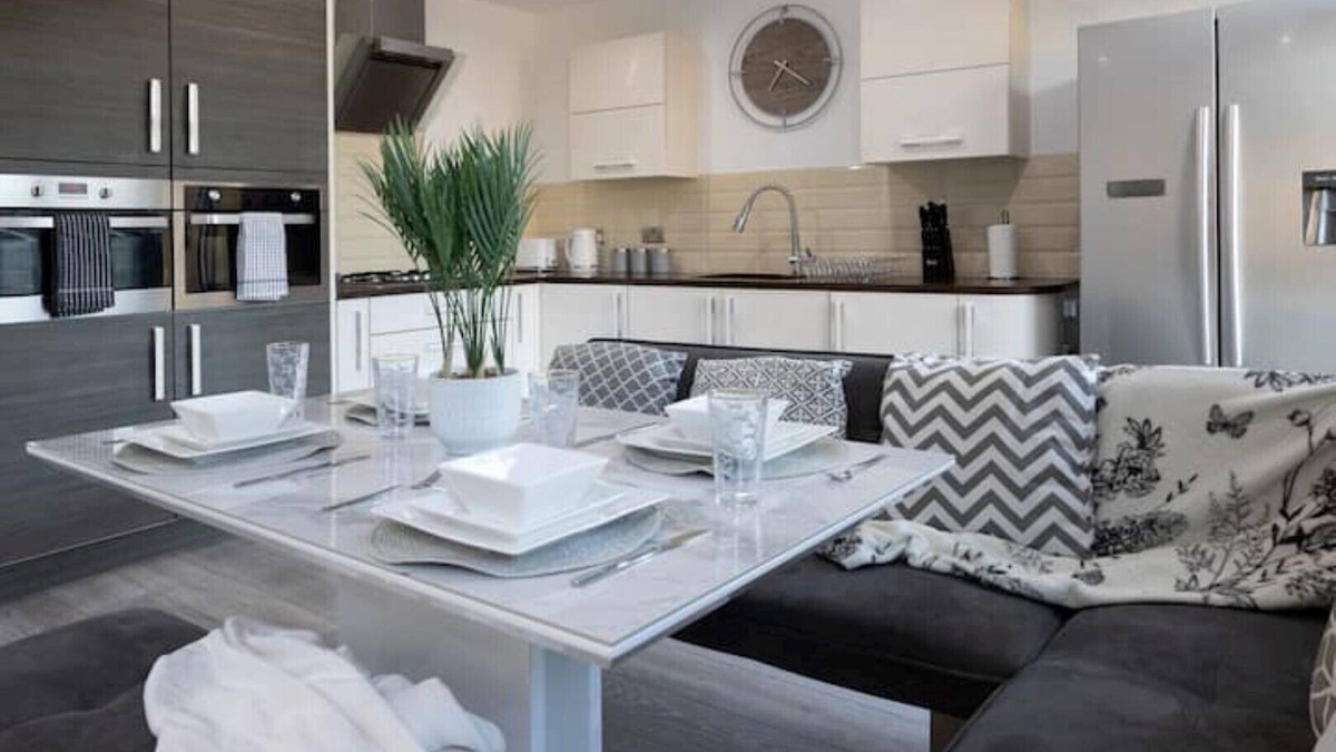 Longton Other | Spacious 2 bedroom house with off road parking