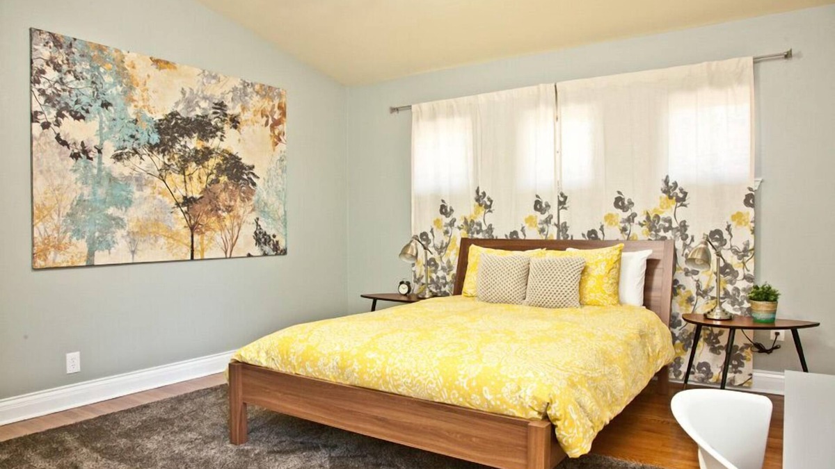 Hyde Park House | Spacious 2 Bedroom in Historic Hyde Park