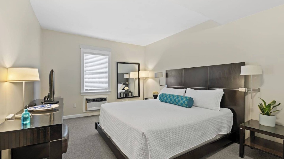 Falmouth Heights Apartment | Spacious 2-Bedroom King Suite - Comfort & Style | Sleeps 5