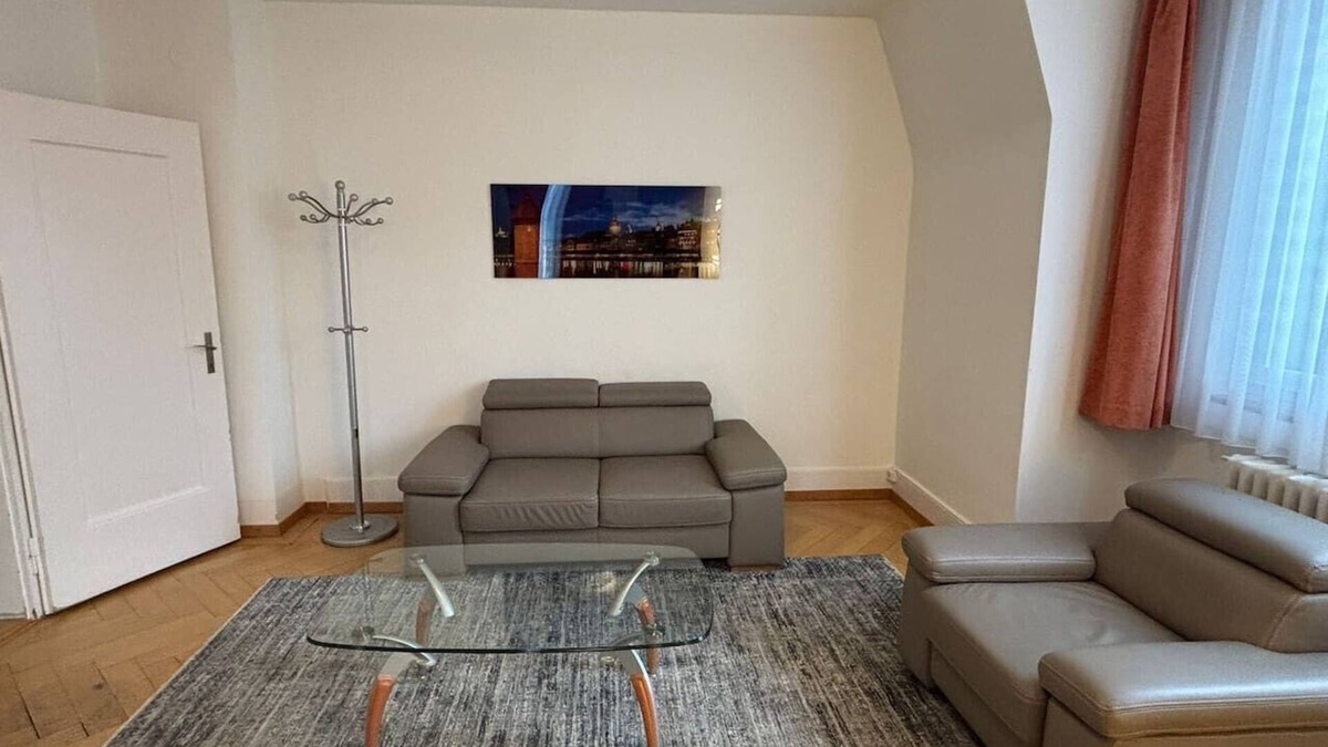 District 2 Apartment | Spacious 2-bedroom near lake