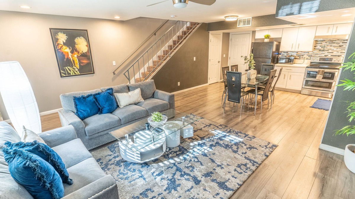 Paradise House | Spacious 2-Bedroom Townhouse with Pool & Private Patio in Central Las Vegas