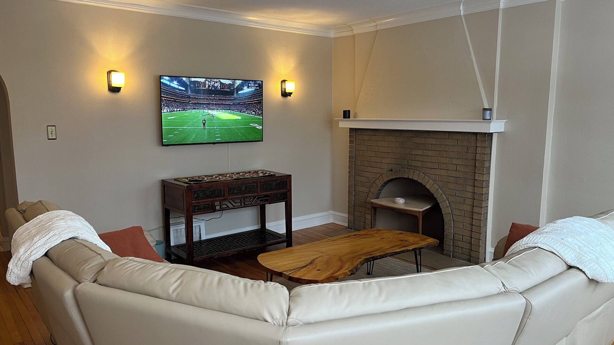Forest Park Apartment | Spacious 2-bedroom apartment in Forest Park