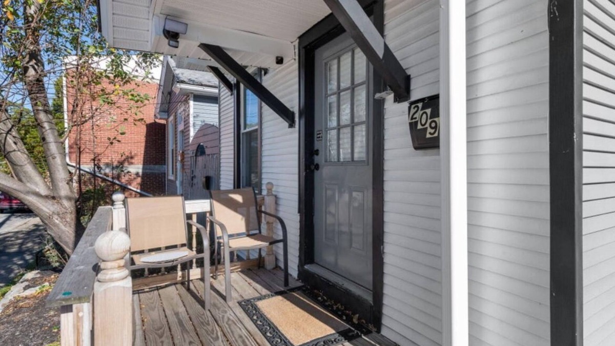Ludlow House | Spacious 2 bedroom!