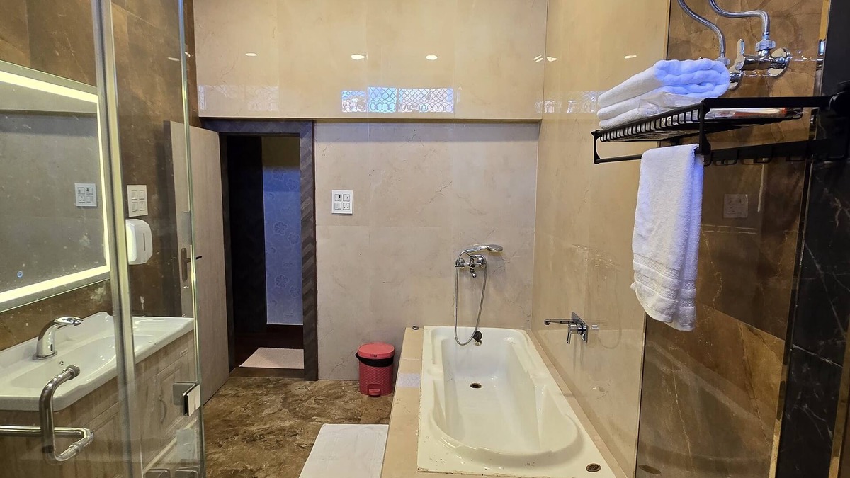 Vrindavan Apartment | Spacious 2-bedroom with kitchen apartment with WiFi, AC in tranquil Vrindavan