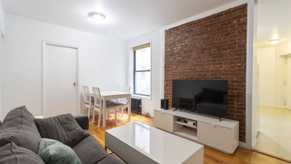 Upper East Side Apartment | Spacious 2 BR on Upper East Side