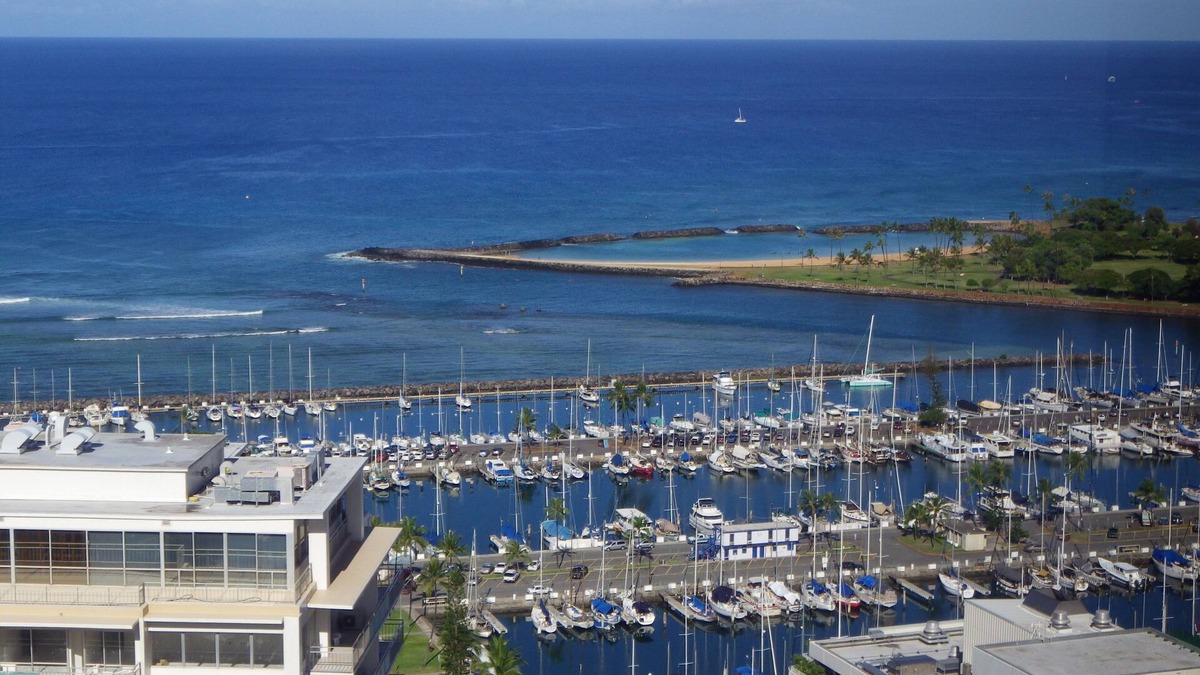Waikiki Condo | Spacious 2 BR with Ocean and Mountain View, Enjoy Sunrise, Sunset and Firework!