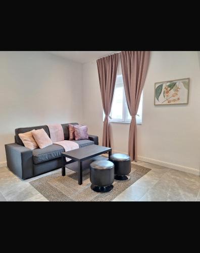 Purkersdorf Apartment | Spacious 2 - Room Apartment - 6 Guests, 24h Check-in, Near Vienna