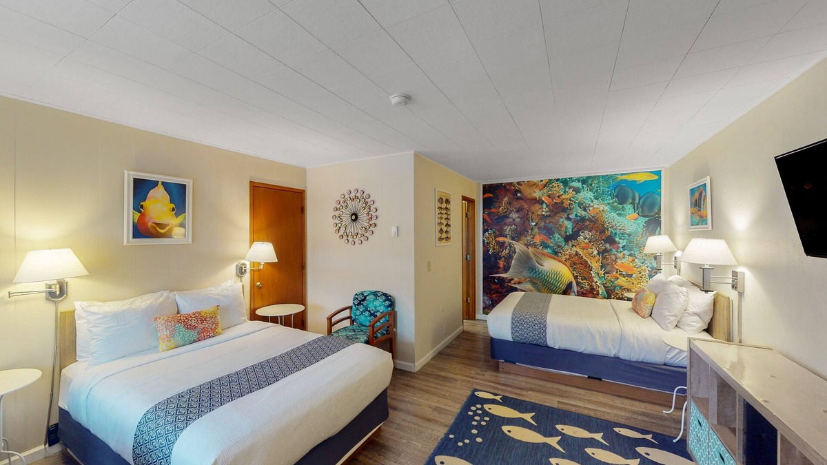 Bandon House | Spacious 2-room combo close to Bandon with cable, WiFi, mini-fridge - dogs OK