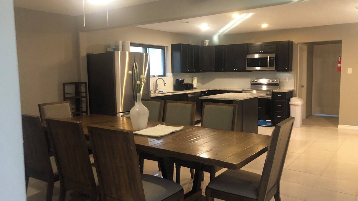 Crosby House | Spacious 2300SF, Recently Rehabbed, Large Living