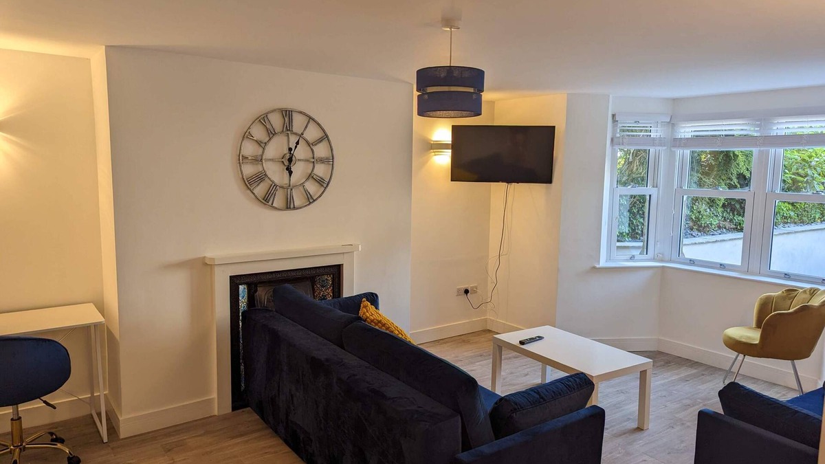 Okehampton Apartment | Spacious 2Bed Apartment with Private Garden