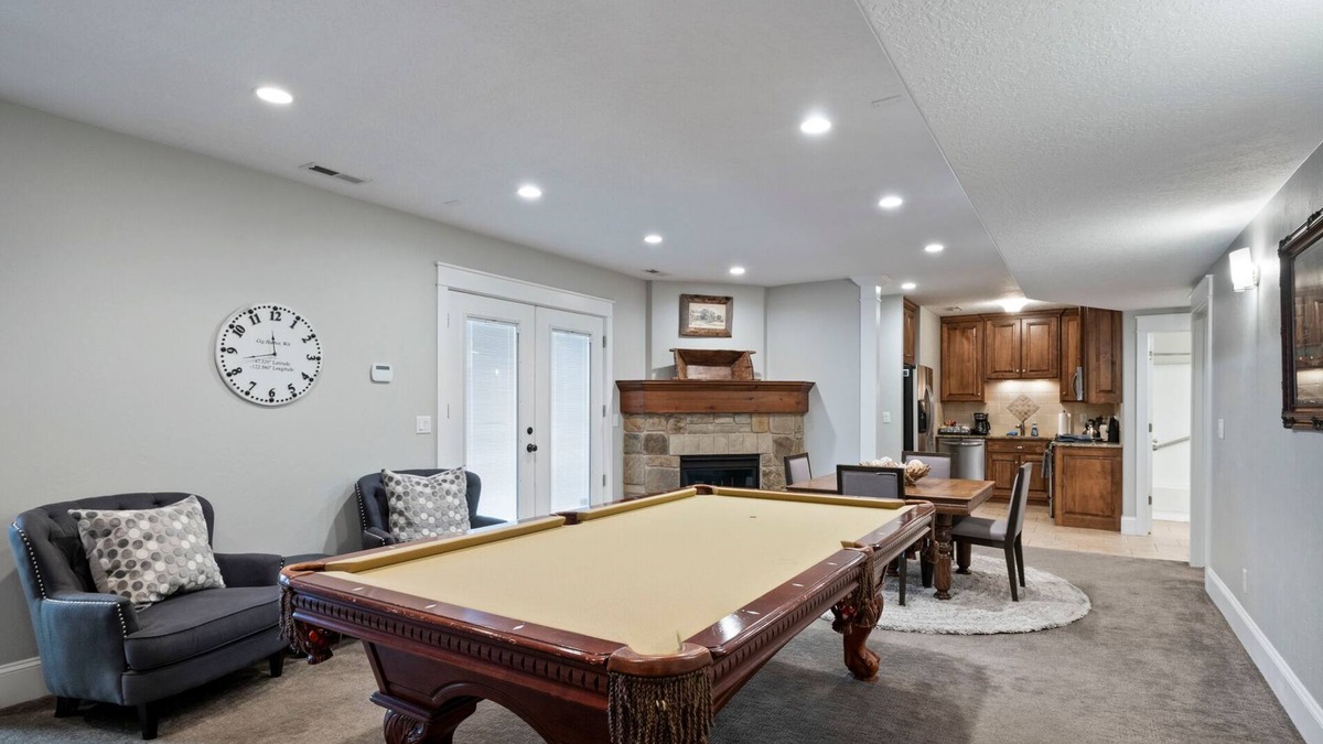 Sunset Heights Apartment | Spacious 2BR Basement Suite w/Hot Tub, Theater, Full Kitchen. Near UVU/BYU