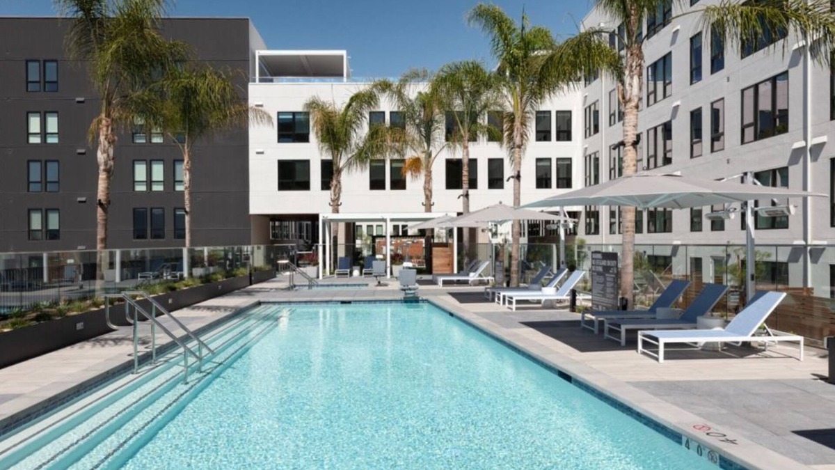 Menlo Park Condo | Spacious 2BR Condo at Vasara Menlo Park – Pool, Gym & BBQ