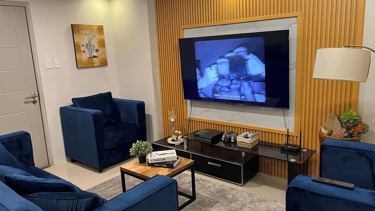 Santo Cristo Condo | Spacious 2BR Condo | Sleeps 6 | Walk to SM North EDSA | Great City Views