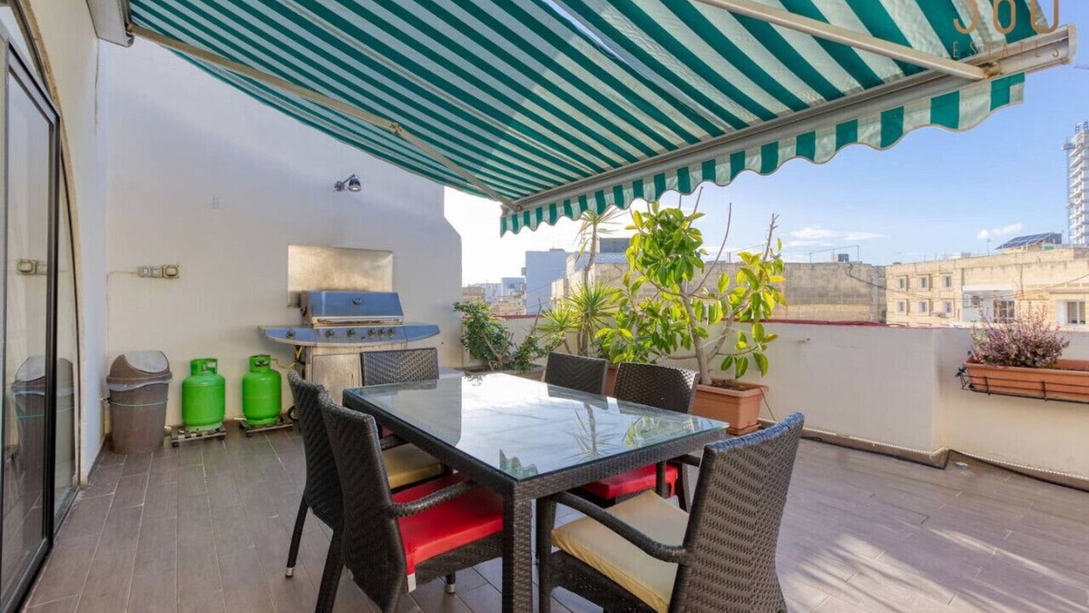 Ta' Xbiex Apartment | Spacious 2BR home with Large, Private Sun Terrace