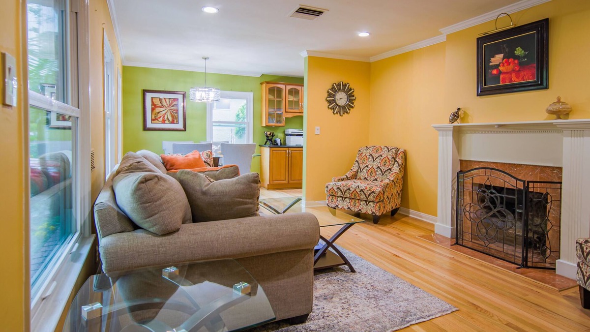 Westchester House | Spacious 2BR House near LAX/beach/So-fi Stadium/forum