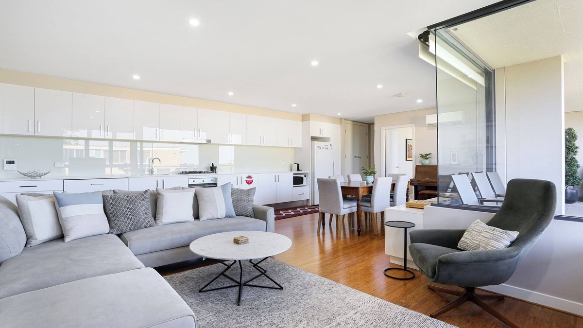 Waverton Apartment | Spacious 2BR luxe Waverton Village apartment w/harbour glimpses