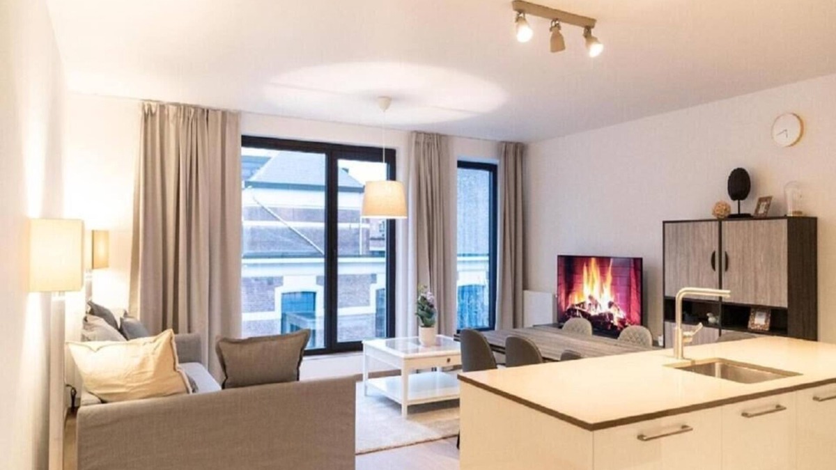Klein-Antwerpen Apartment | Spacious 2BR walk to Diamond District Jacob