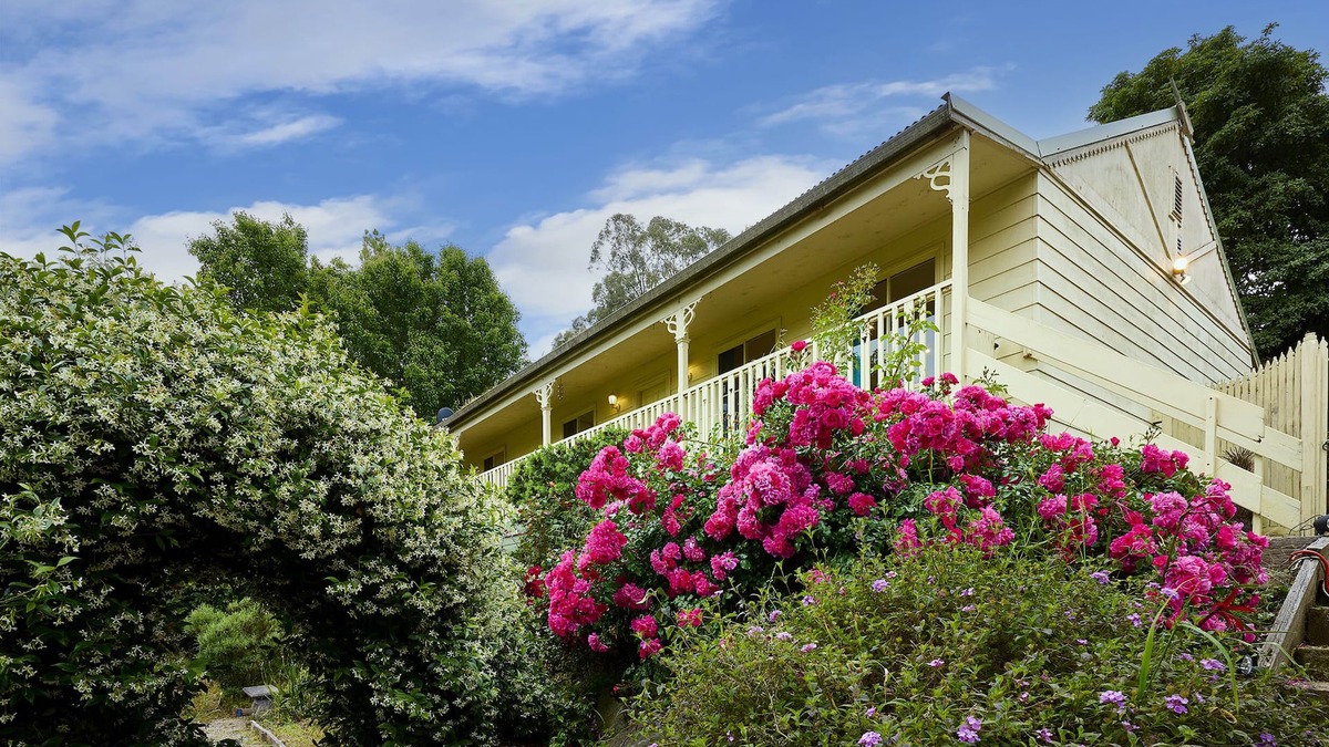 Upper Ferntree Gully House | Spacious 3BR Family Haven in Upper Ferntree Gully