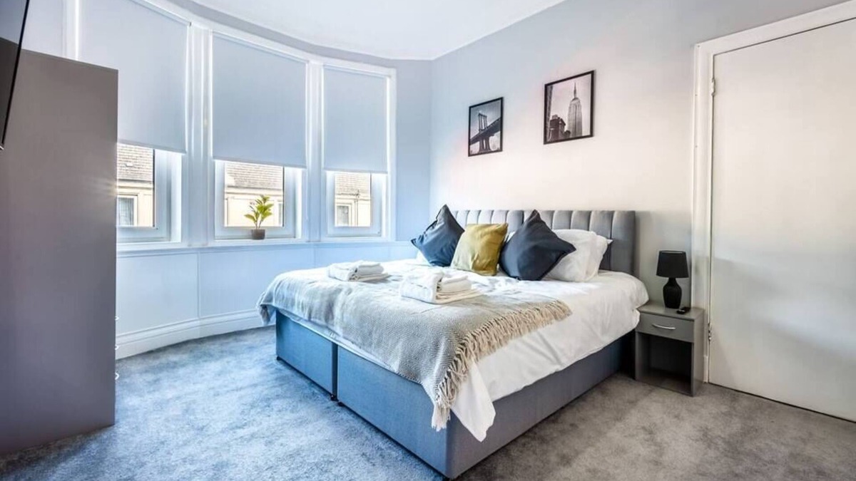 Wishaw Apartment | Spacious 3 bed apartment in Wishaw