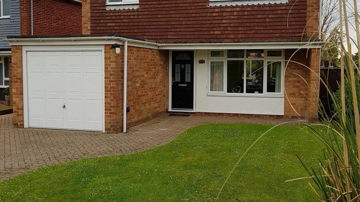 Hayling Island House | Spacious 3 bed detached house