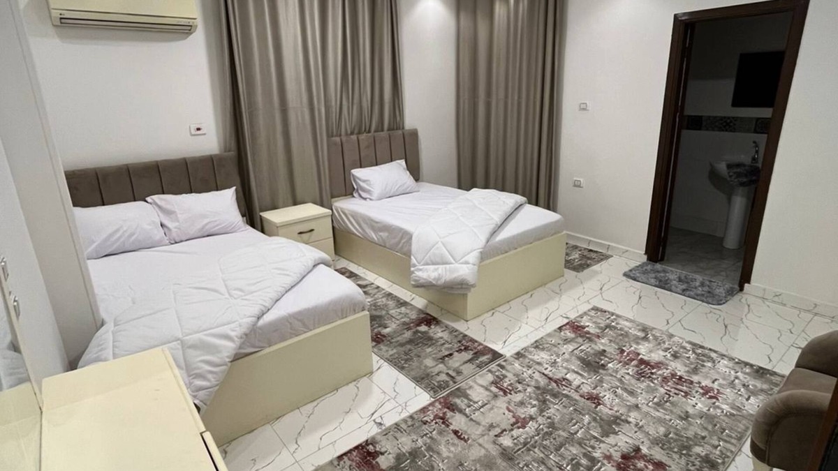 Kafrat al Jabal Apartment | Spacious 3-bedroom apartment in fantastic Giza Governorate with WiFi, AC