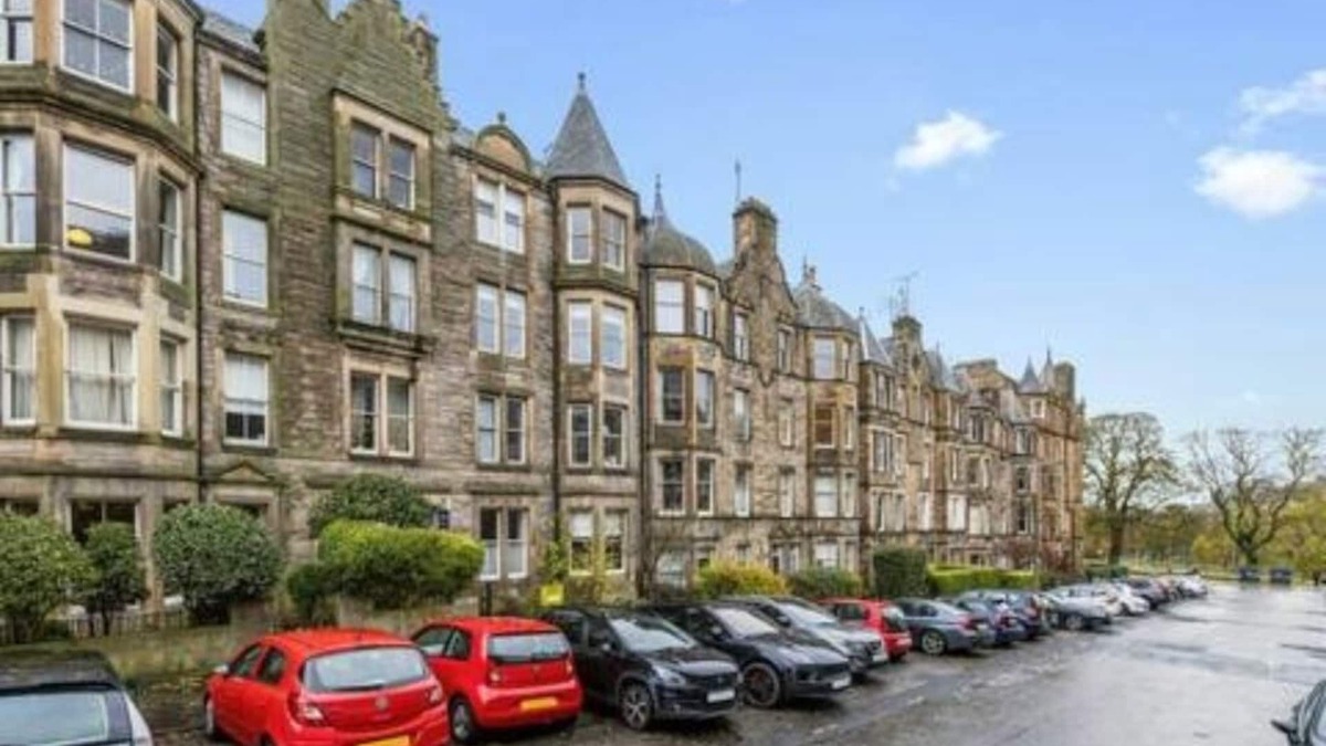 Bruntsfield Apartment | Spacious 3 bed home in Marchmont