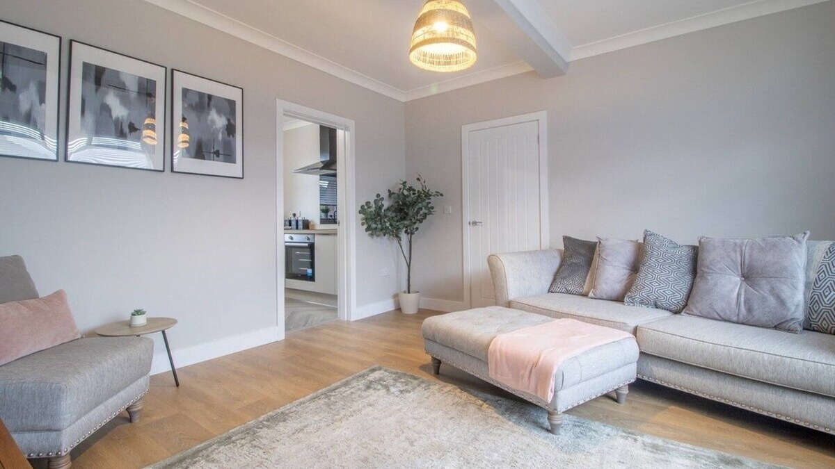 Airdrie House | Spacious 3-Bed Home in Airdrie