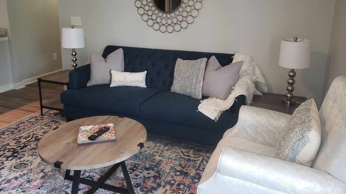 Edgewood Apartment | Spacious 3 bedroom on 1st floor