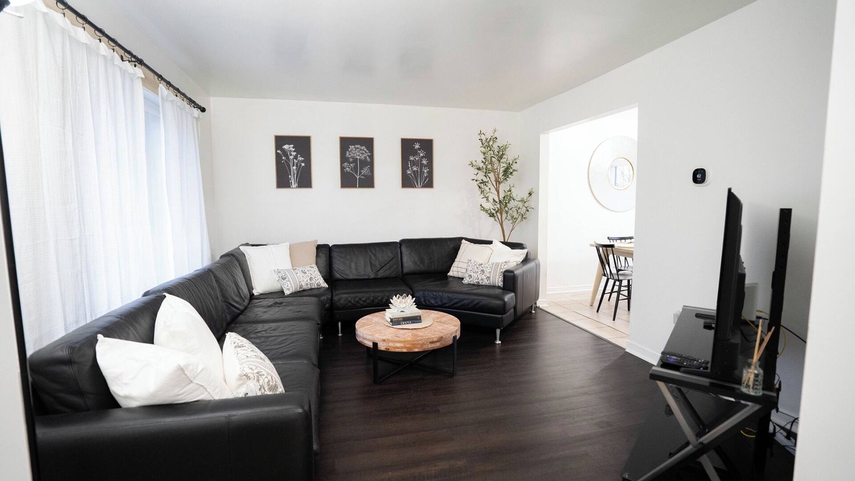 Madison Heights House | Spacious 3-Bedroom Getaway in Madison Heights – Ideal for Families & Groups