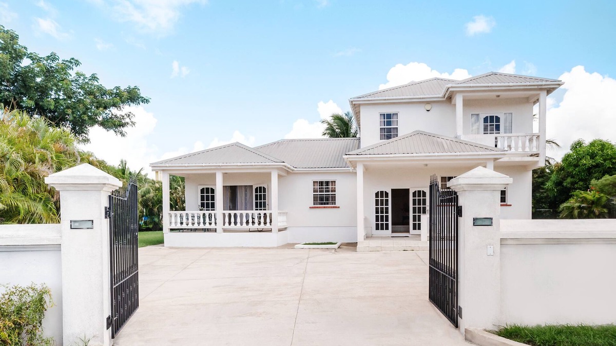 St. Lawrence Gap House | Spacious 3 bedroom holiday home, a perfect getaway!