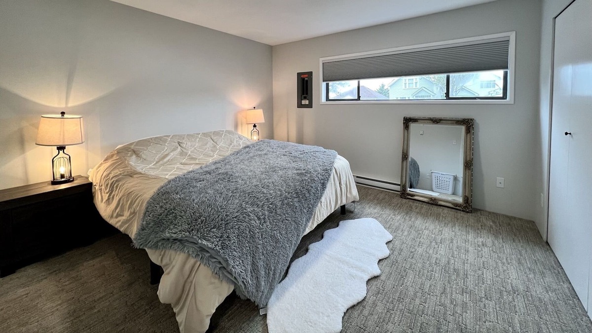 Prince Rupert House | Spacious 3 bedroom/2 baths s/s duplex, newly renovated, new furniture! 🏠🛌🛀☕️