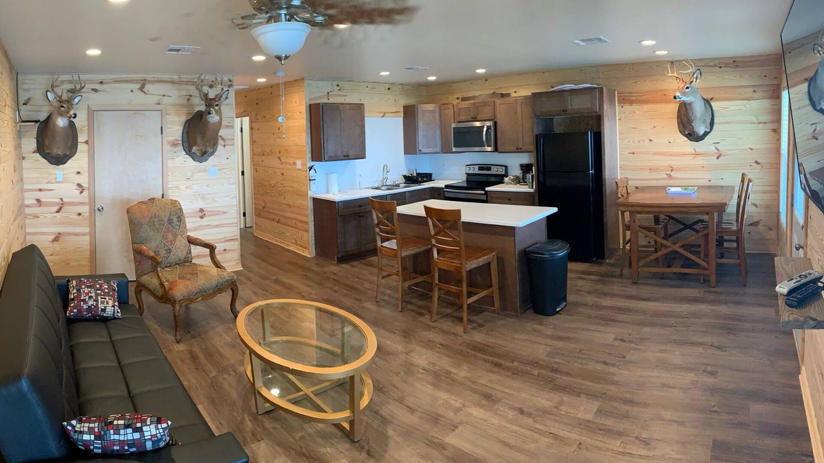 Venice Boat Rental | Spacious 3-Bedroom 2-Bath Houseboat in Venice for Rent