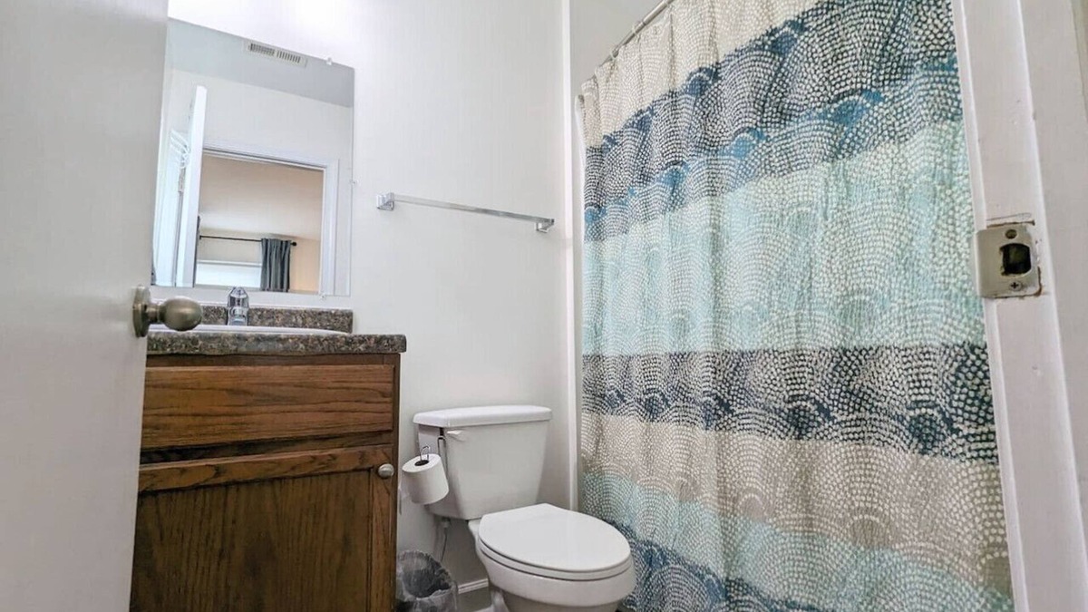 Biddleville House | Spacious 3 bedroom/3 bathroom townhome minutes from Uptown Charlotte.