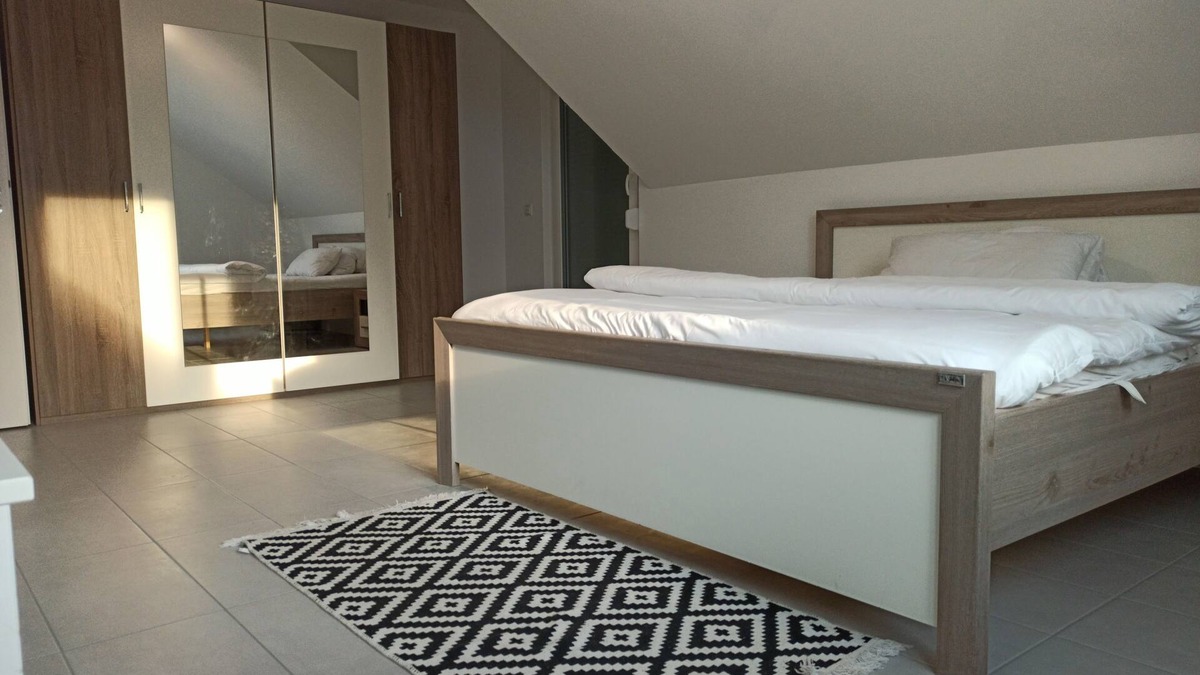 Renningen Apartment | Spacious 3-bedroom apartment in welcoming Renningen with laundry