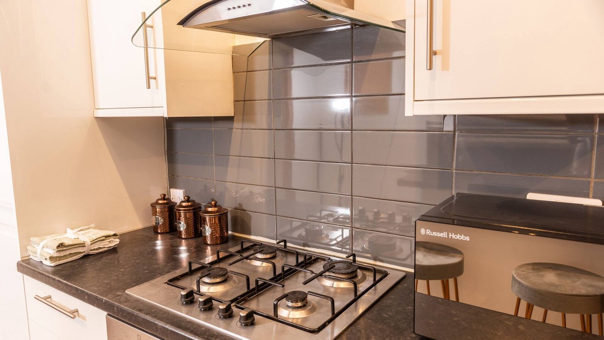 Finsbury Apartment | Spacious 3-Bedroom Apartment near King's Cross Station