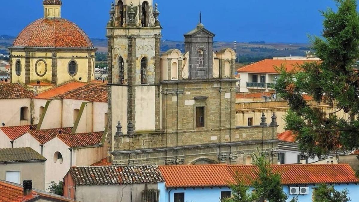 Sanluri Historic Centre Apartment | Spacious 3 bedroom apartment with A/C, free WiFi & Parking in enchanting Sanluri
