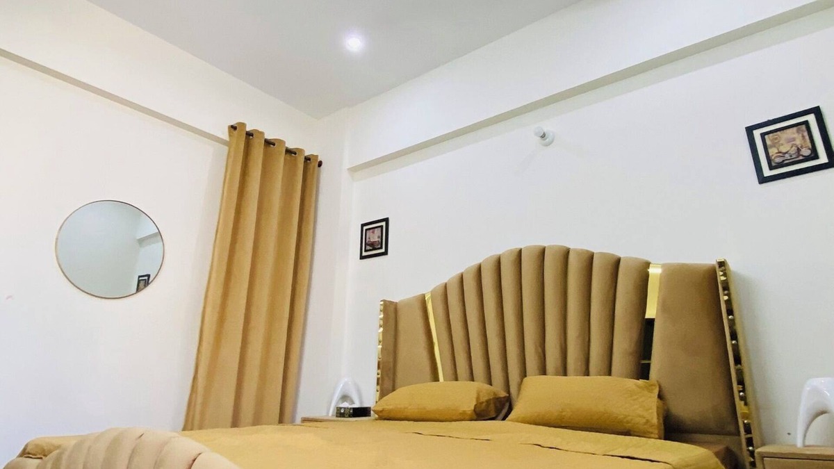 D.H.A. Apartment | Spacious 3-Bedroom Apartment with Lounge, Kitchen, Free Wi-Fi, Parking & More!