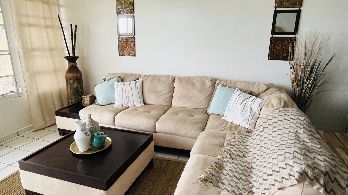 Ceiba Apartment | Spacious 3 bedroom apartment with sea view short drive to ferry station.