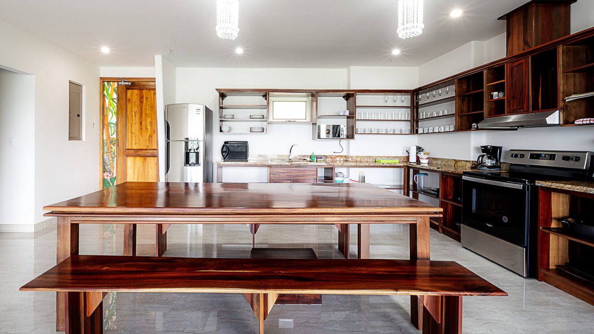 Tilaran Condo | Spacious 3-bedroom condo in wonderful Lake Arenal with WiFi, AC, swimming pool.