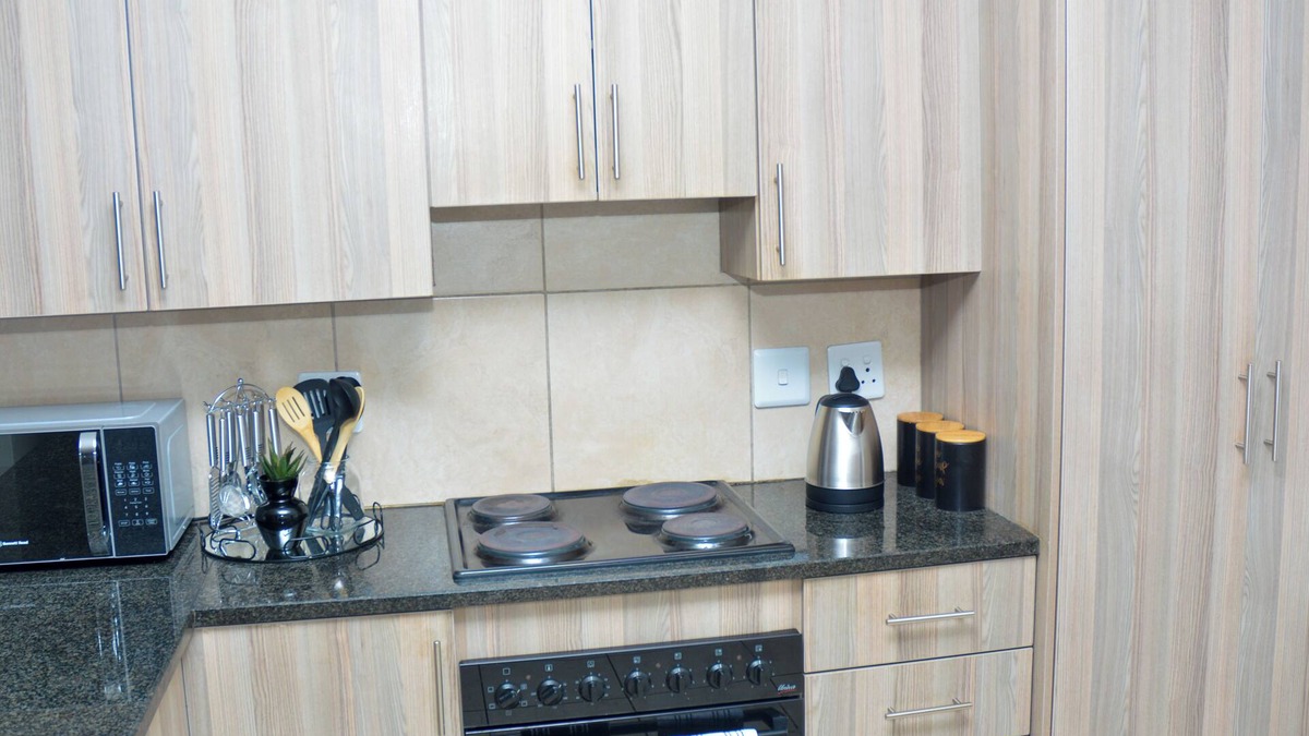 Emalahleni House | Spacious 3-bedroom house perfect for relaxation and business trips